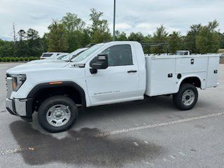 new 2024 GMC Sierra 2500HD car, priced at $45,578