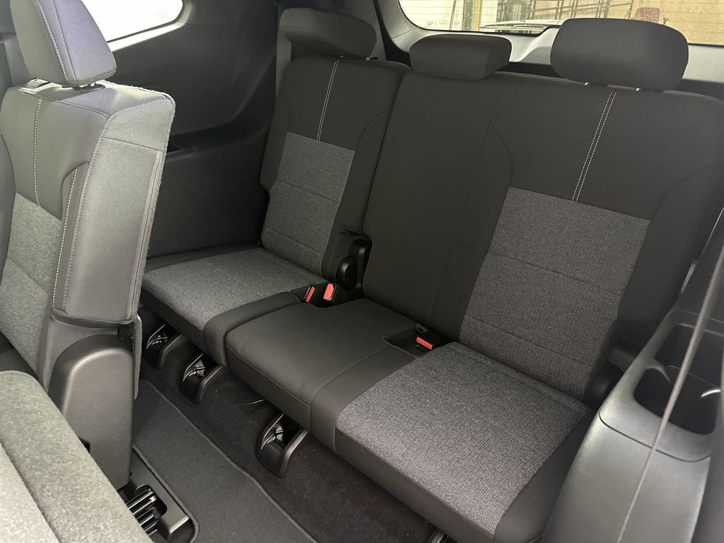 new 2025 GMC Acadia car, priced at $42,395
