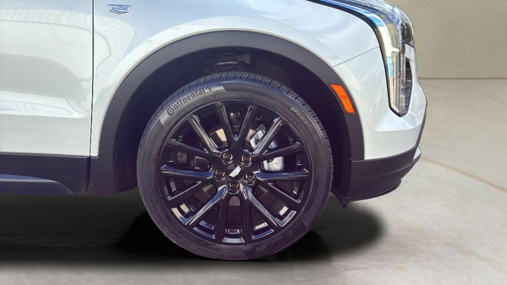 used 2023 Cadillac XT4 car, priced at $28,800