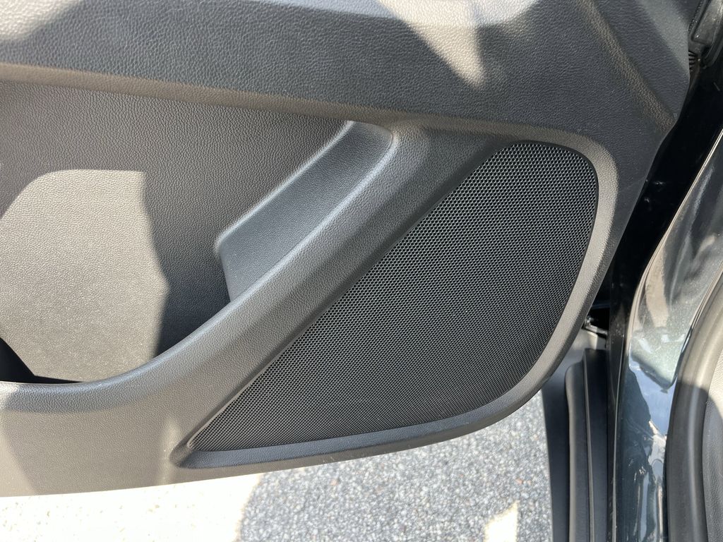 used 2021 Chevrolet Traverse car, priced at $25,477