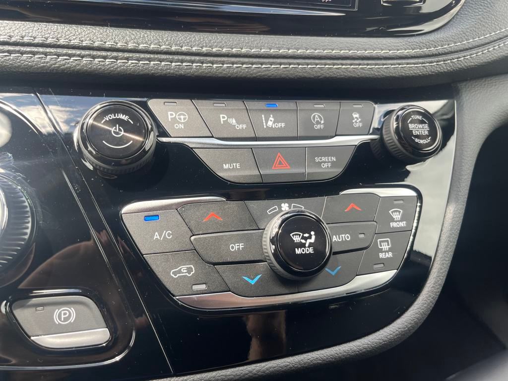 new 2025 Chrysler Pacifica car, priced at $43,527