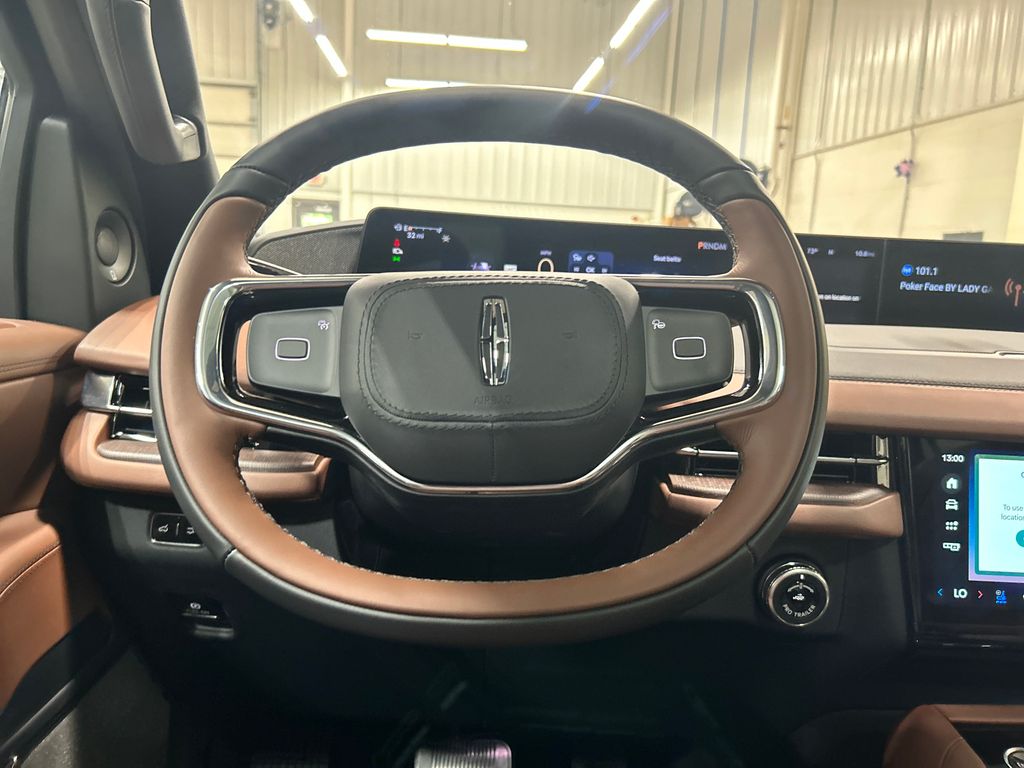 new 2025 Lincoln Navigator car, priced at $102,985