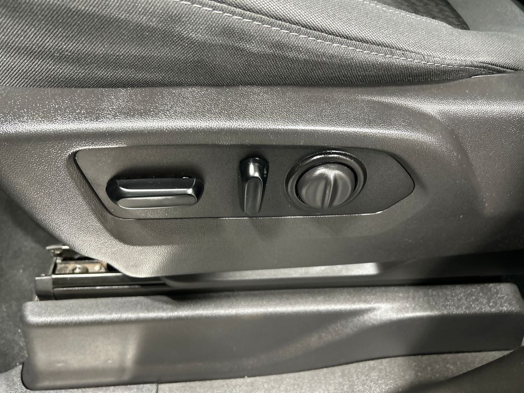 used 2021 Chevrolet Silverado 1500 car, priced at $31,960