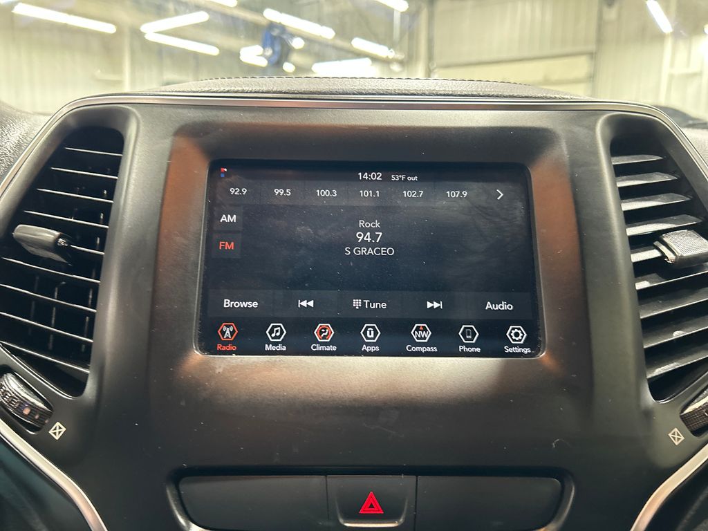 used 2019 Jeep Cherokee car, priced at $15,525