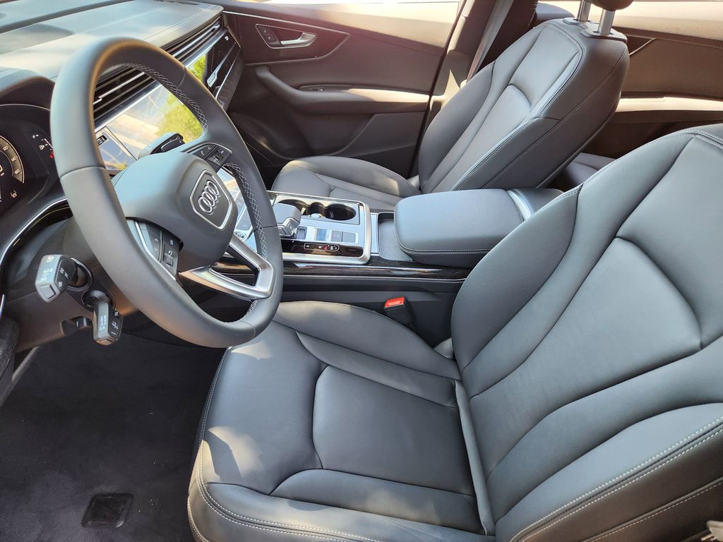 new 2025 Audi Q7 car, priced at $65,600
