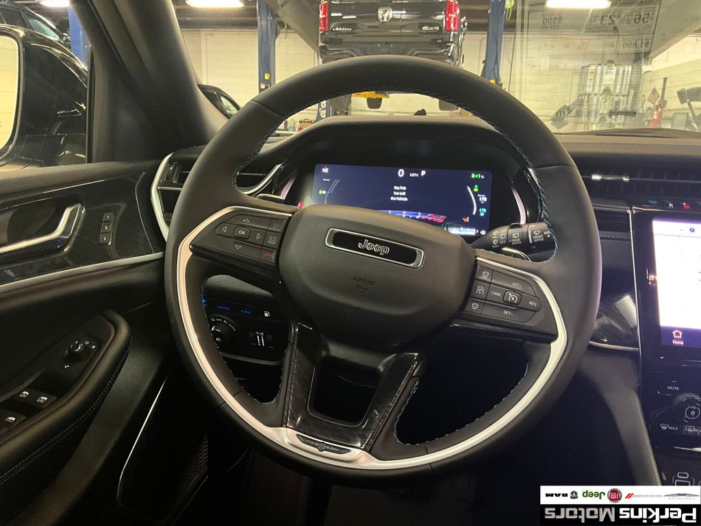 new 2025 Jeep Grand Cherokee car, priced at $66,005