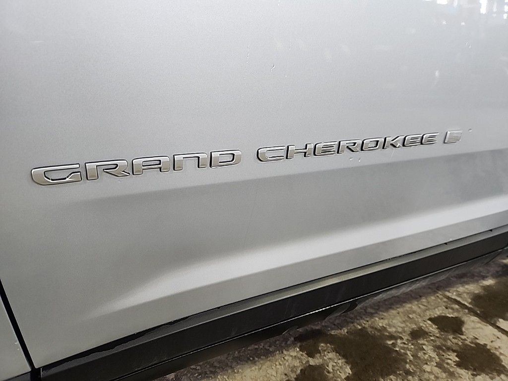 new 2024 Jeep Grand Cherokee L car, priced at $44,920