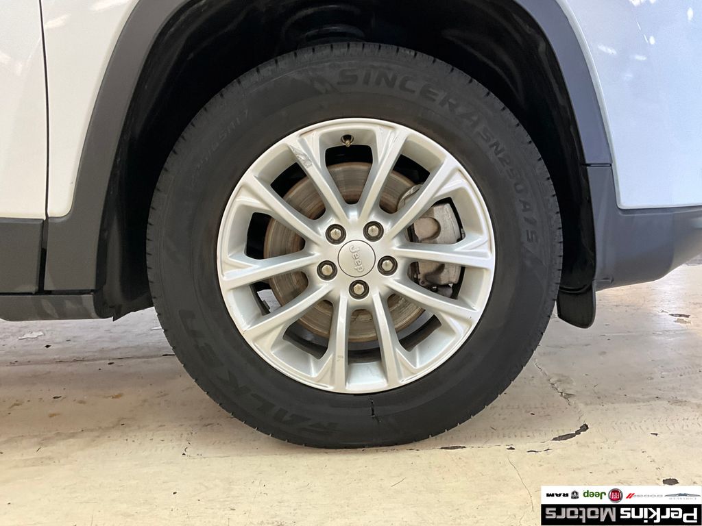 used 2020 Jeep Cherokee car, priced at $16,783