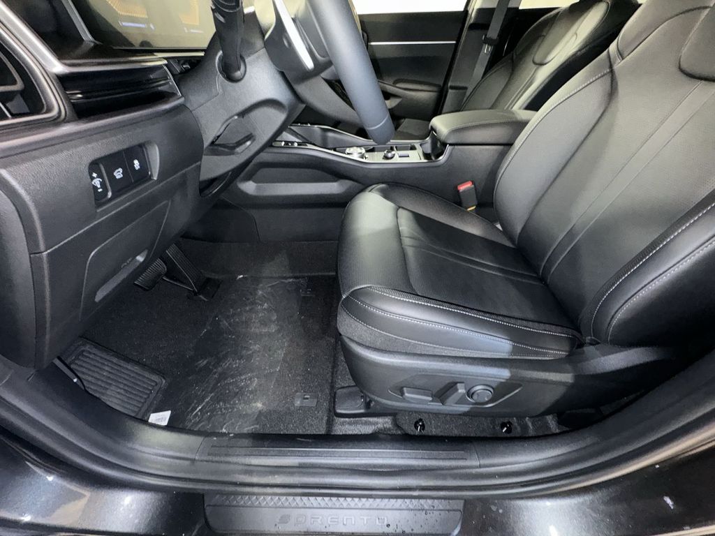 new 2025 Kia Sorento Hybrid car, priced at $42,248