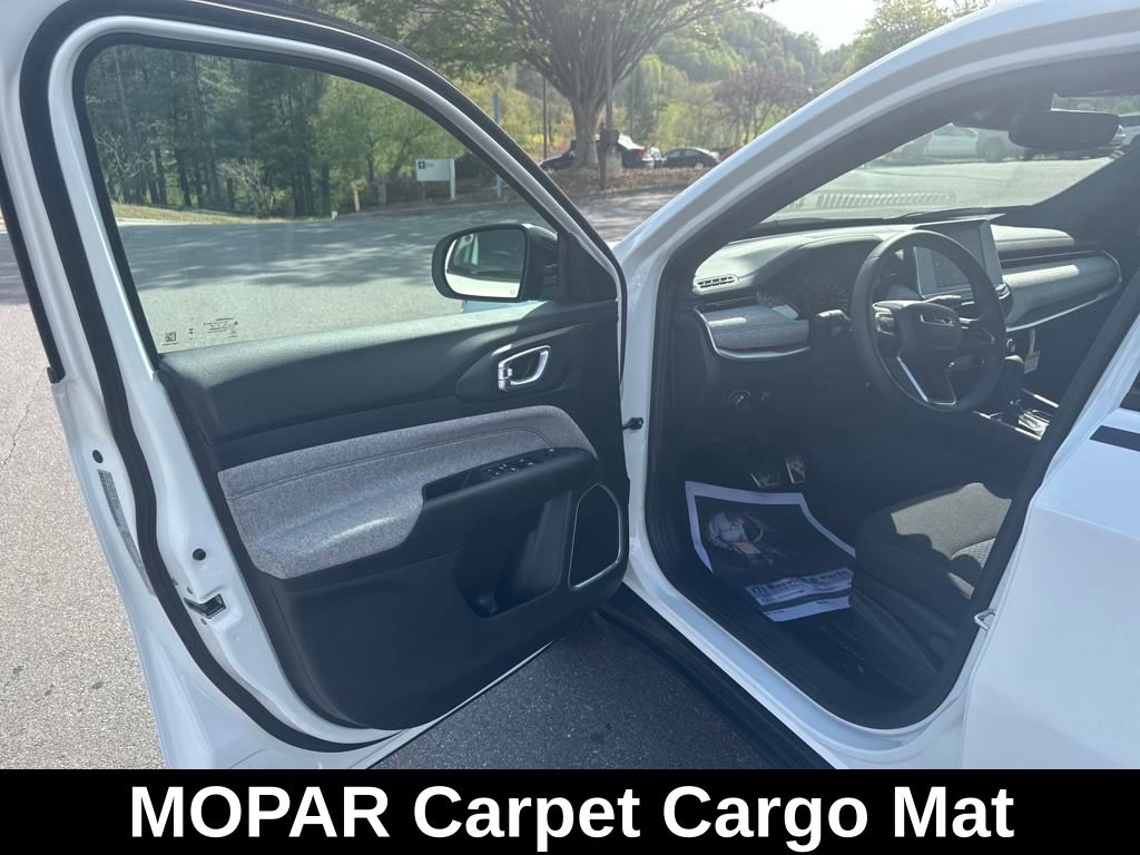 new 2025 Jeep Compass car, priced at $26,900
