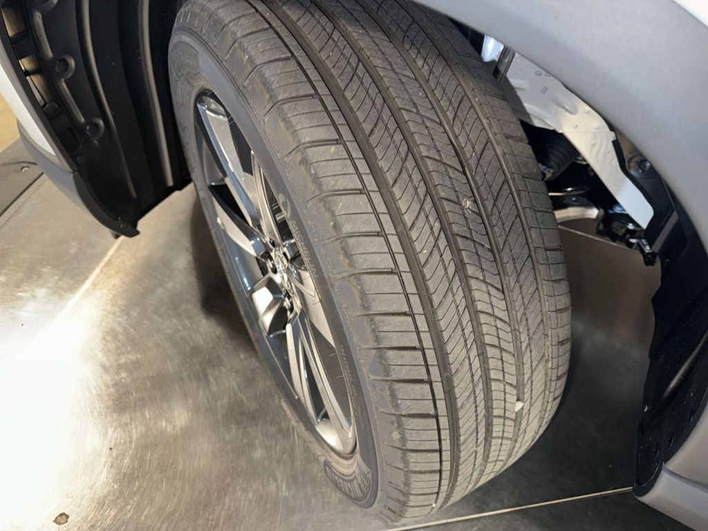 new 2025 Honda Pilot car, priced at $44,205