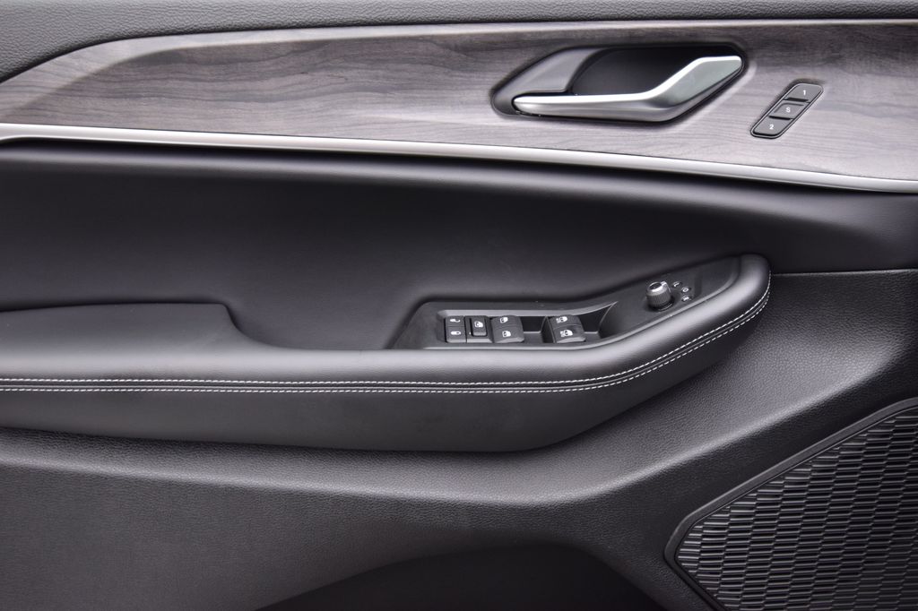 new 2025 Jeep Grand Cherokee car, priced at $54,405