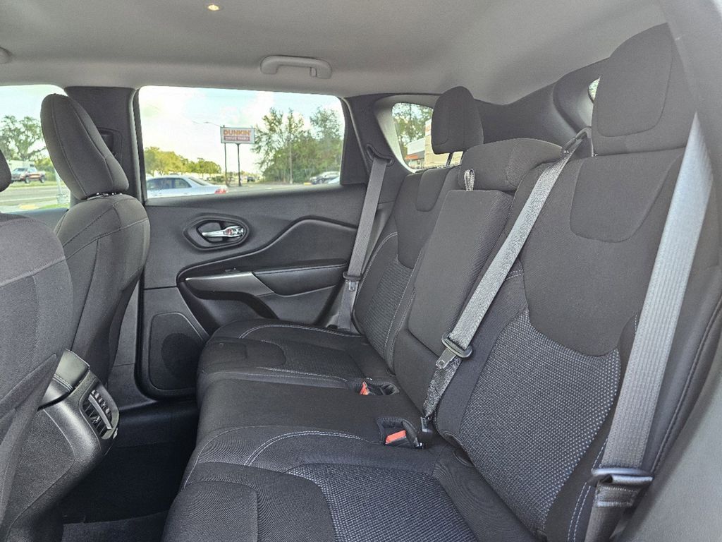 used 2019 Jeep Cherokee car, priced at $15,493