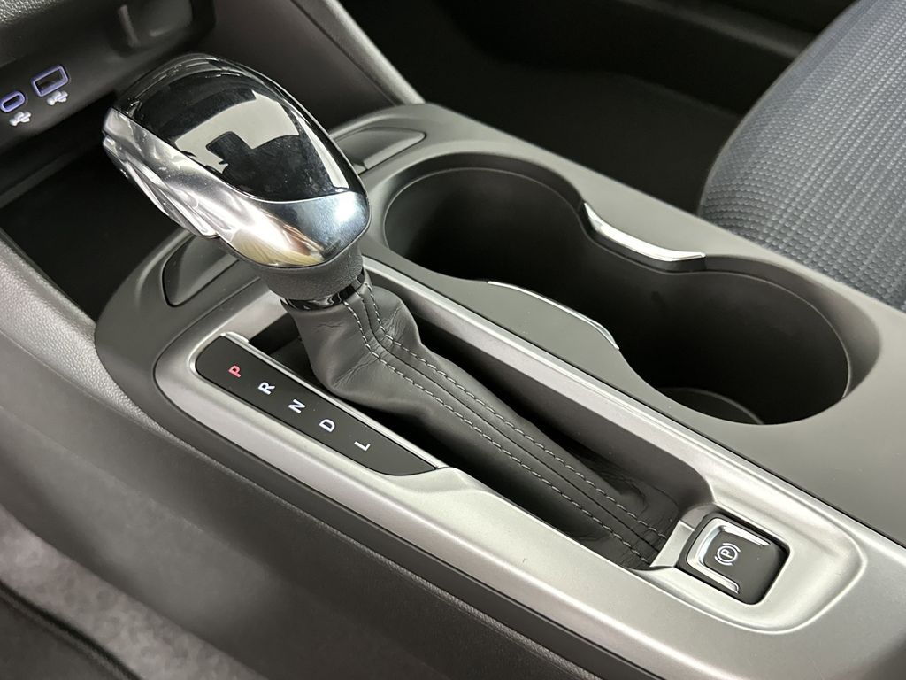 new 2025 Buick Envista car, priced at $24,695