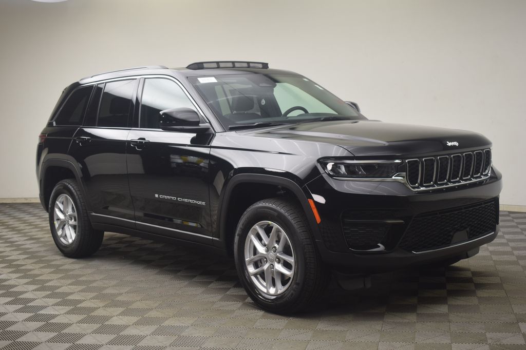 new 2025 Jeep Grand Cherokee car, priced at $35,165