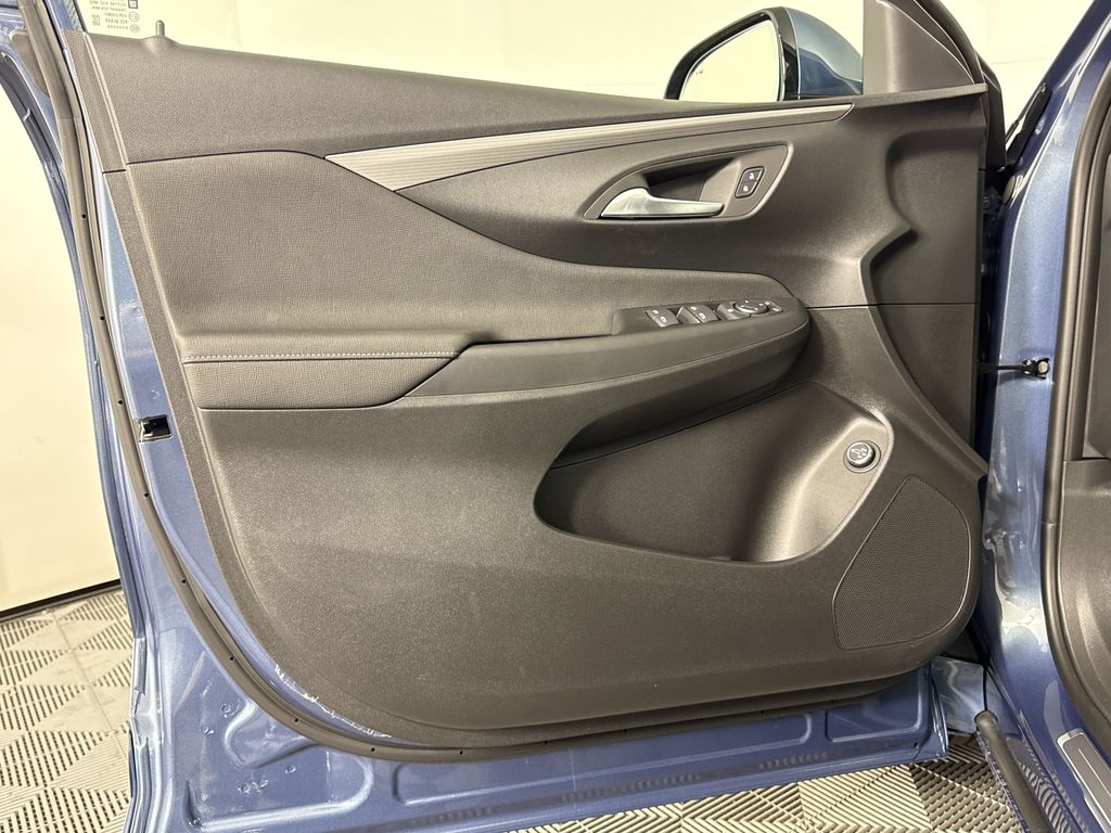 new 2025 Buick Envista car, priced at $31,085