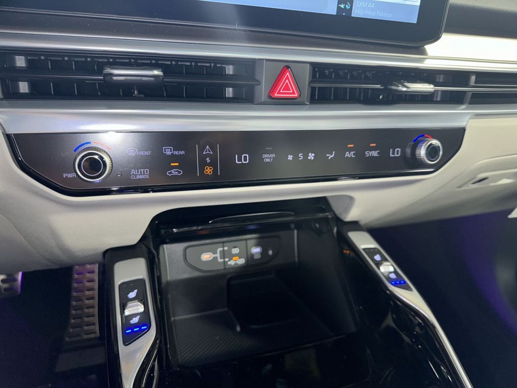 new 2025 Kia Sorento Hybrid car, priced at $47,682