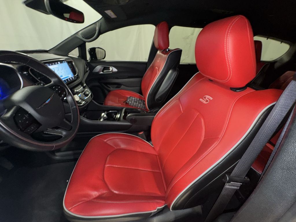 used 2021 Chrysler Pacifica Hybrid car, priced at $27,482