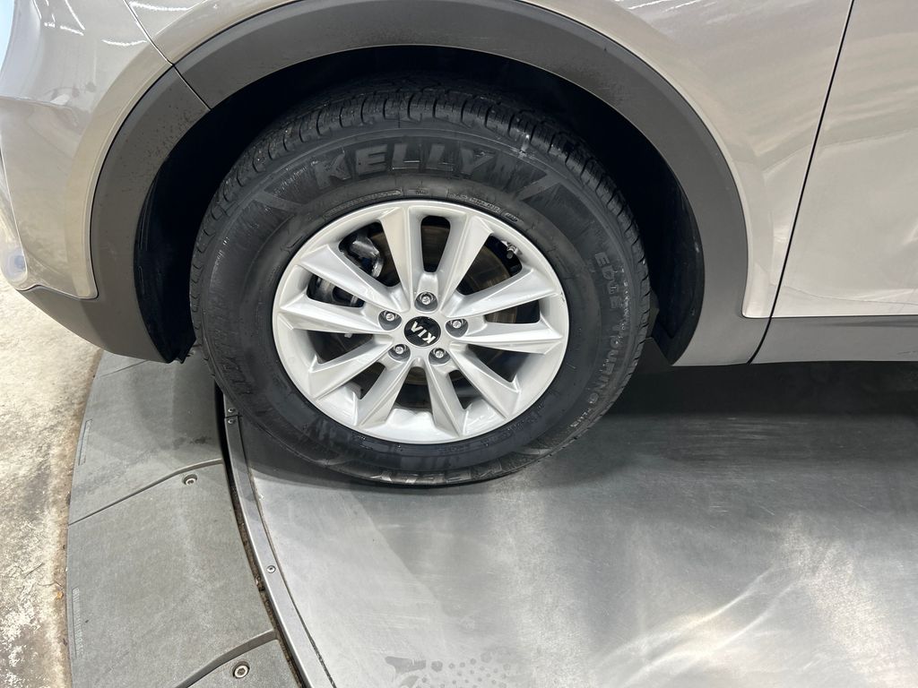 used 2019 Kia Sorento car, priced at $18,833