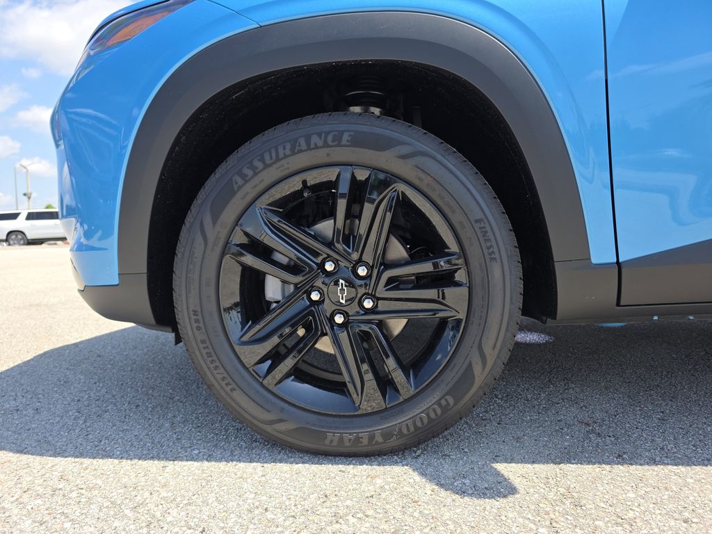 new 2025 Chevrolet Trax car, priced at $27,612