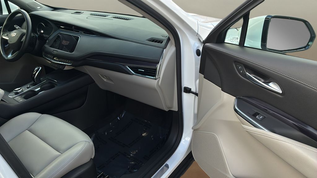 used 2023 Cadillac XT4 car, priced at $28,800