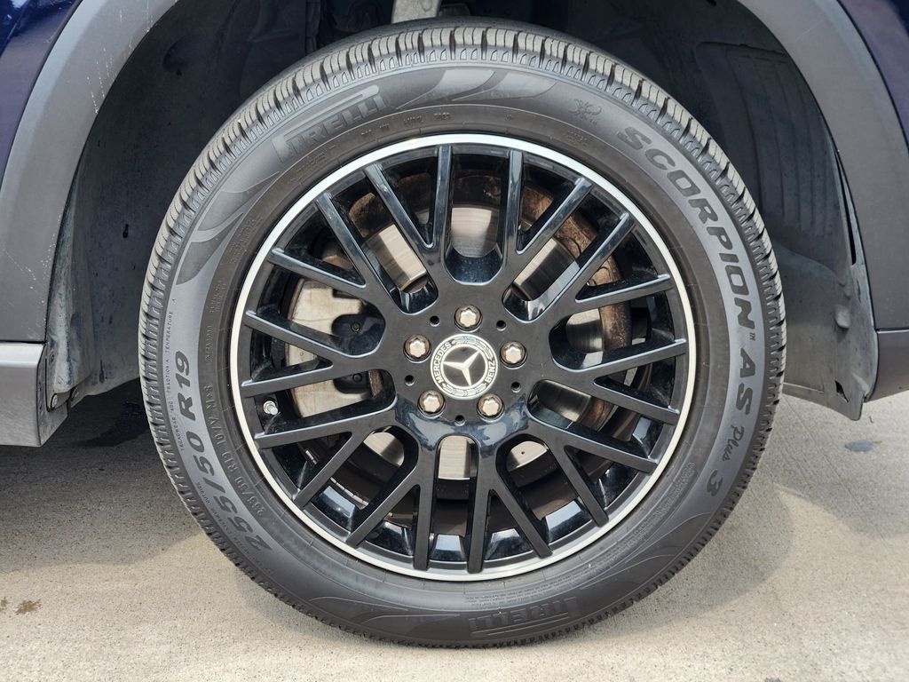 used 2020 Mercedes-Benz GLE car, priced at $33,094