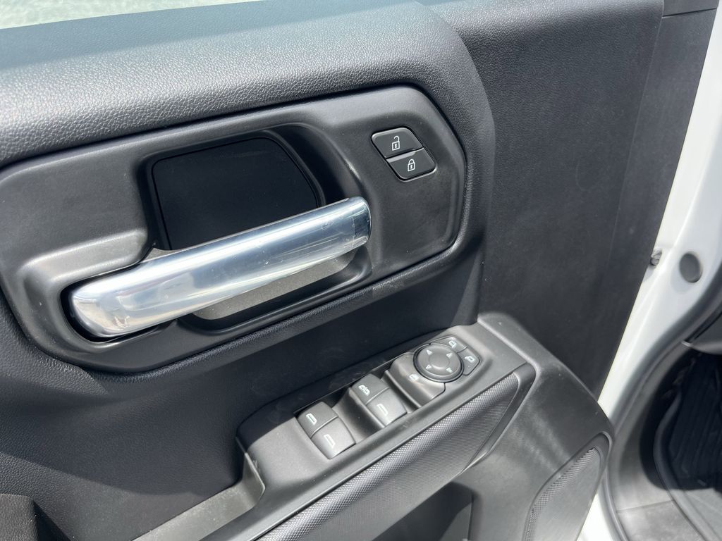 new 2025 GMC Sierra 1500 car, priced at $44,475