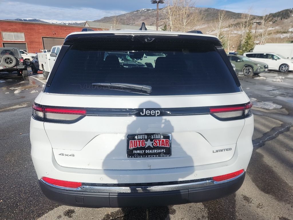 new 2025 Jeep Grand Cherokee car, priced at $46,990
