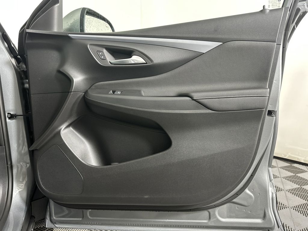 new 2025 Buick Envista car, priced at $27,375