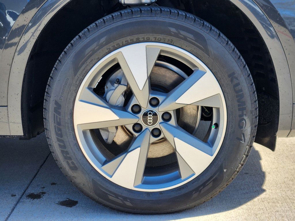 new 2025 Audi Q5 car, priced at $50,250