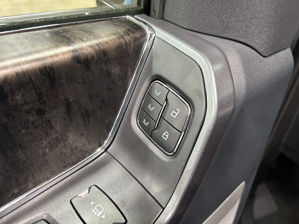 new 2025 Ford F-250SD car, priced at $77,915