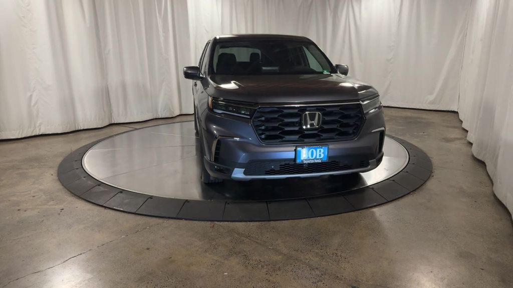 new 2025 Honda Pilot car, priced at $47,050