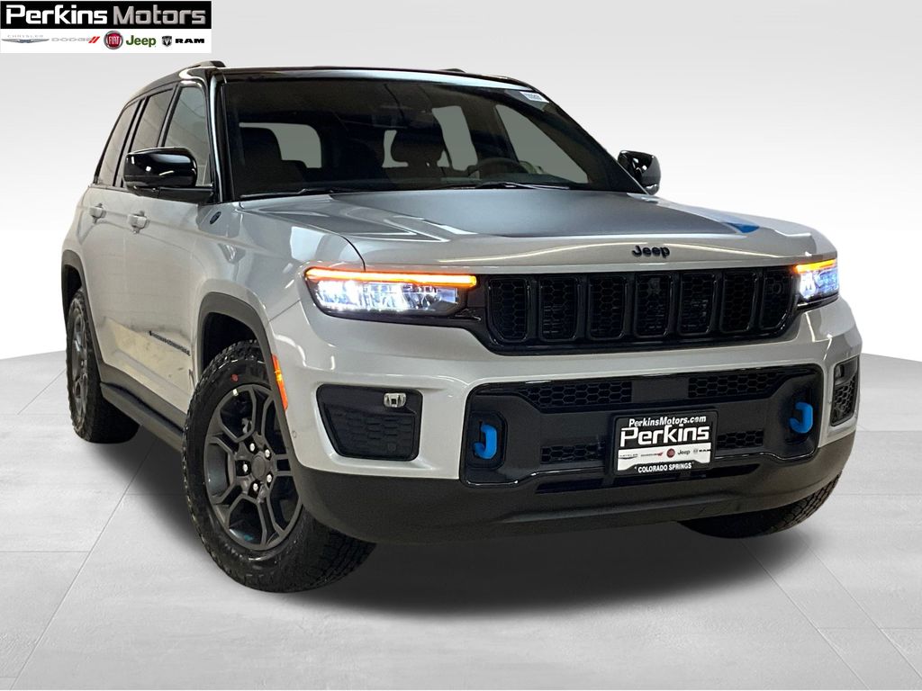 new 2025 Jeep Grand Cherokee car, priced at $66,005