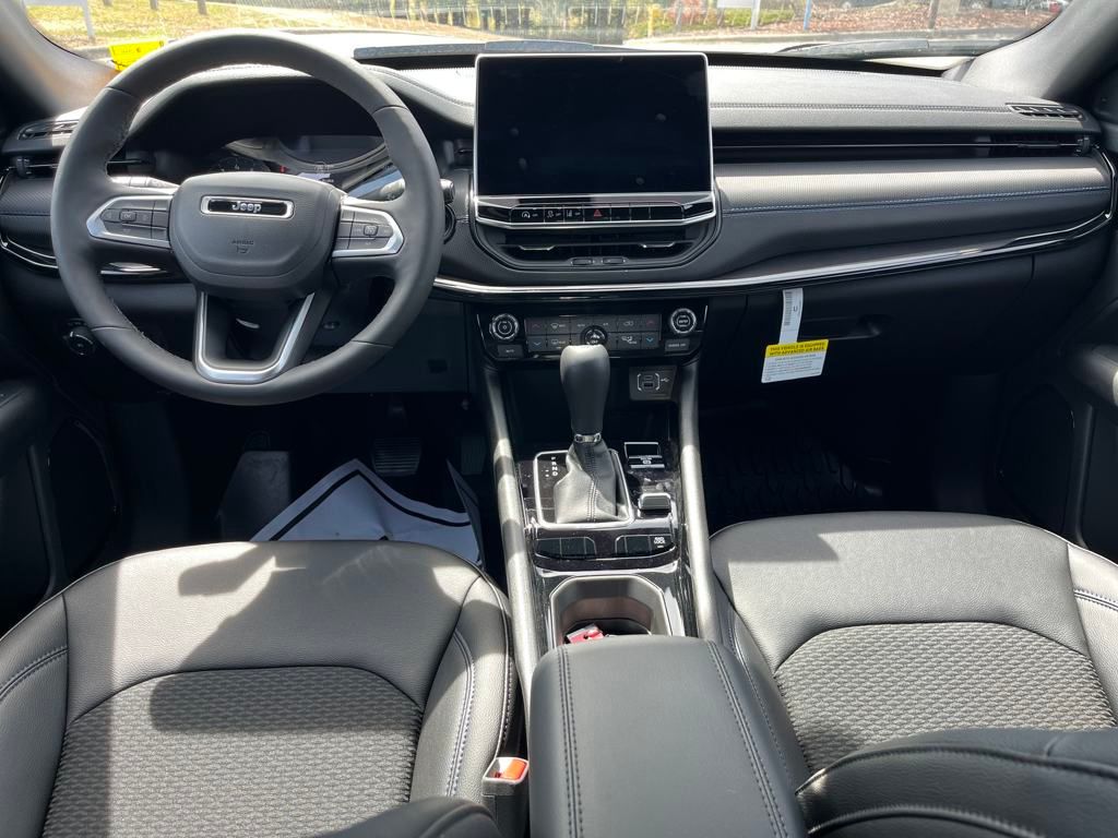 new 2025 Jeep Compass car, priced at $28,990
