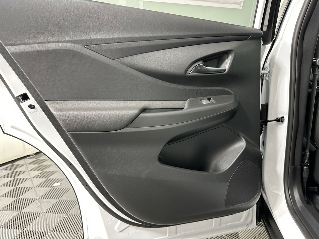 new 2025 Buick Envista car, priced at $26,880