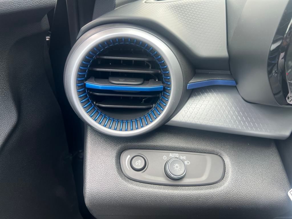 new 2025 Chevrolet Trax car, priced at $22,290
