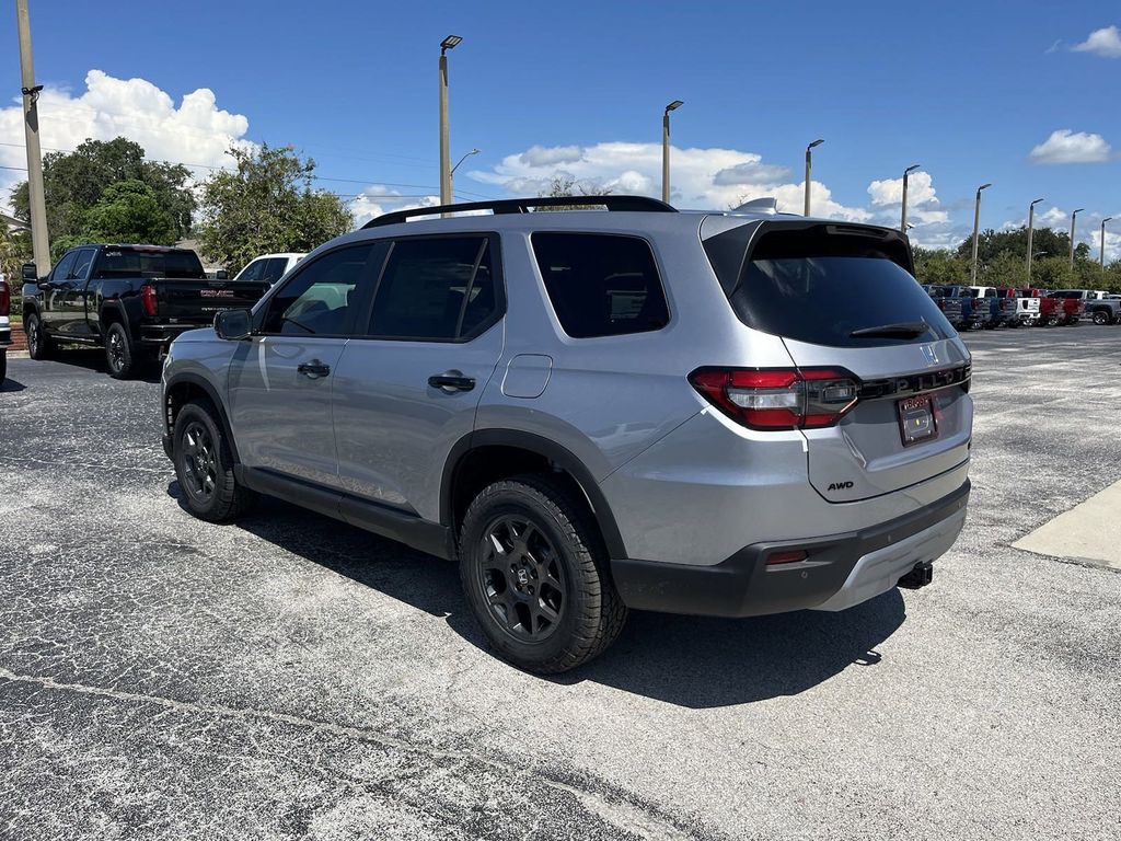 new 2025 Honda Pilot car, priced at $50,795