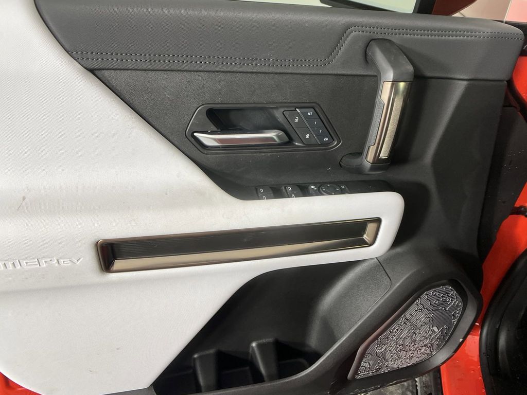 new 2025 GMC Hummer EV Pickup car, priced at $91,690