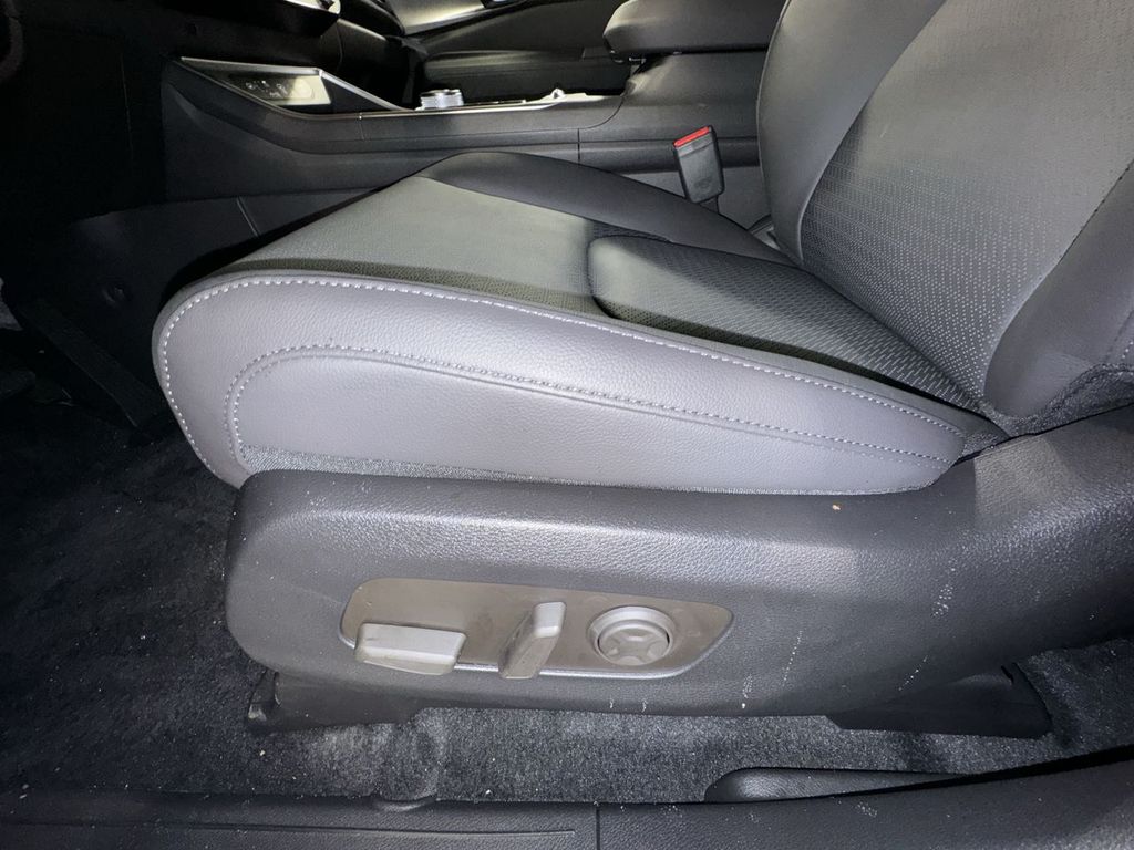 new 2025 Kia Carnival Hybrid car, priced at $50,640