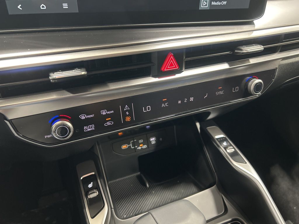 new 2025 Kia Sorento car, priced at $36,616