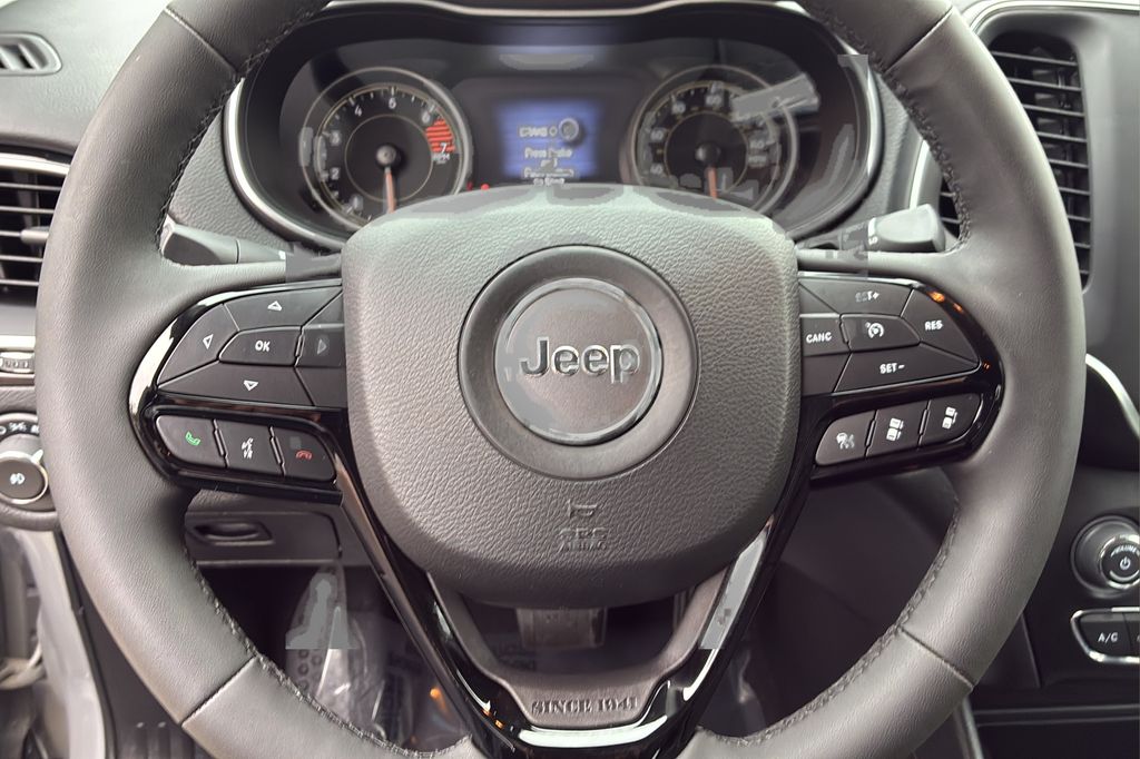 used 2023 Jeep Cherokee car, priced at $26,200