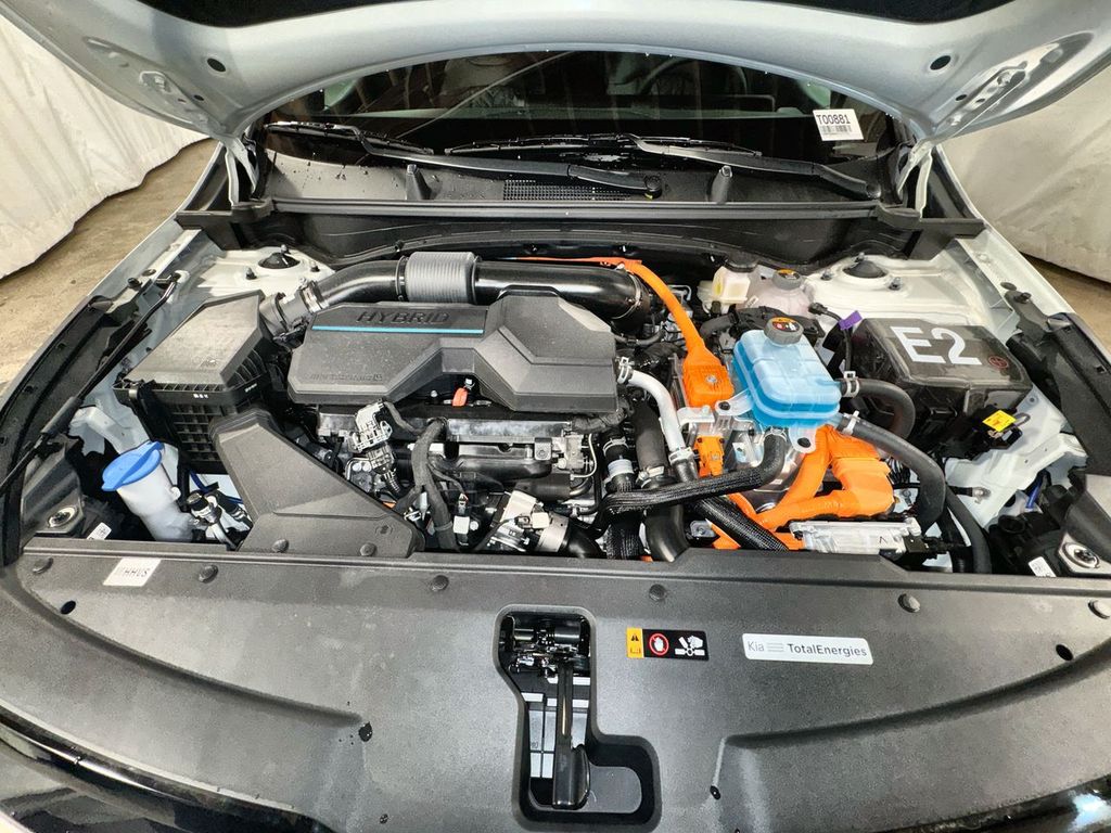 new 2025 Kia Sportage Plug-In Hybrid car, priced at $44,411
