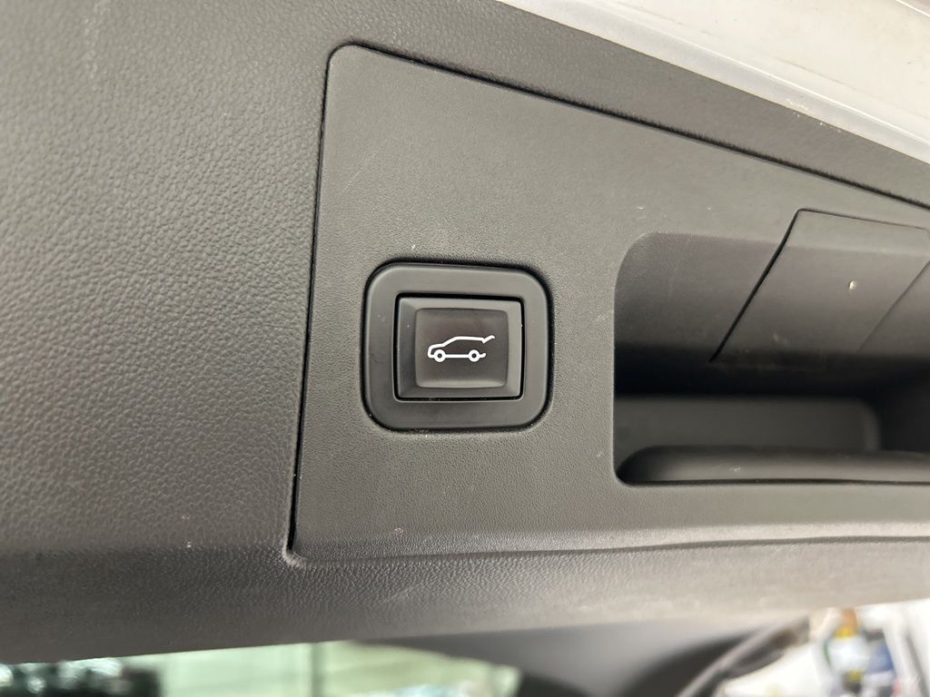 used 2017 Cadillac XT5 car, priced at $20,752