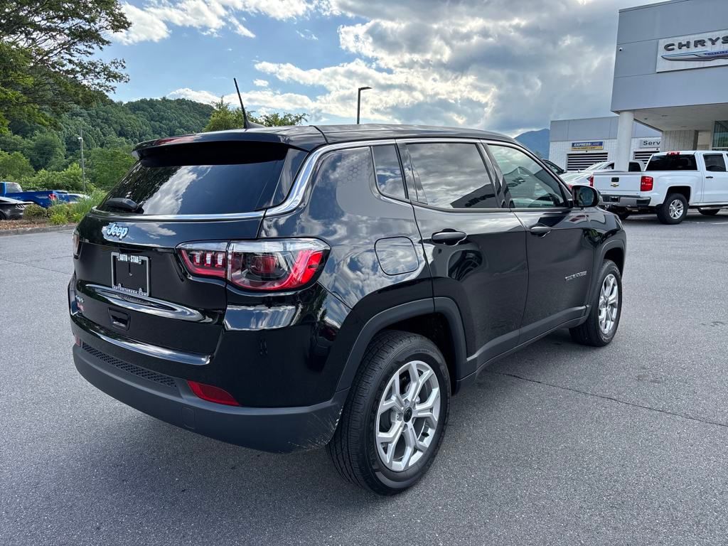new 2025 Jeep Compass car, priced at $26,990