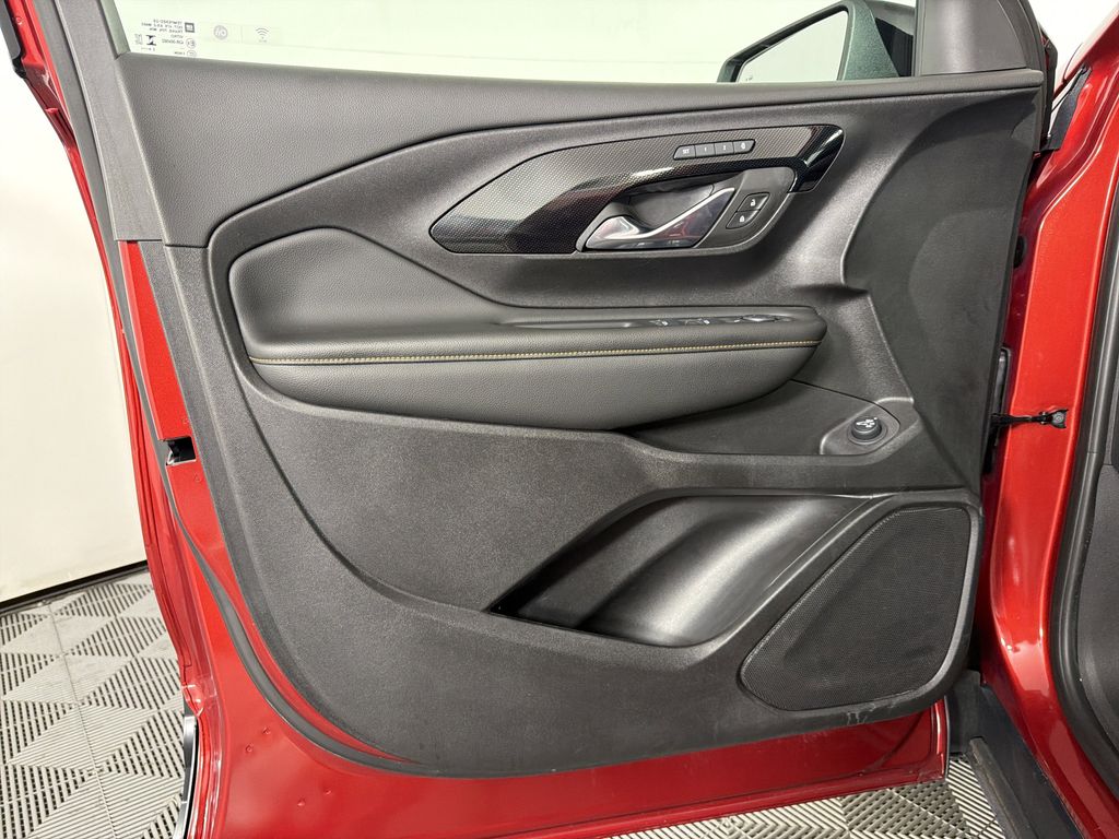 used 2024 GMC Terrain car, priced at $30,992