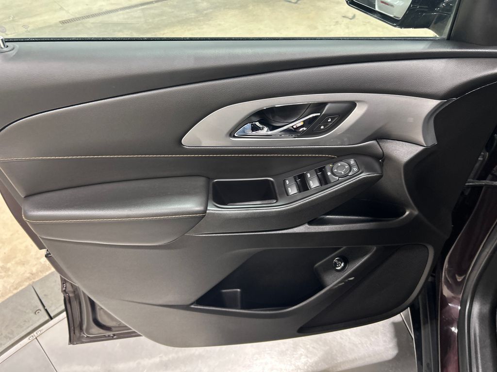 used 2020 Chevrolet Traverse car, priced at $28,947