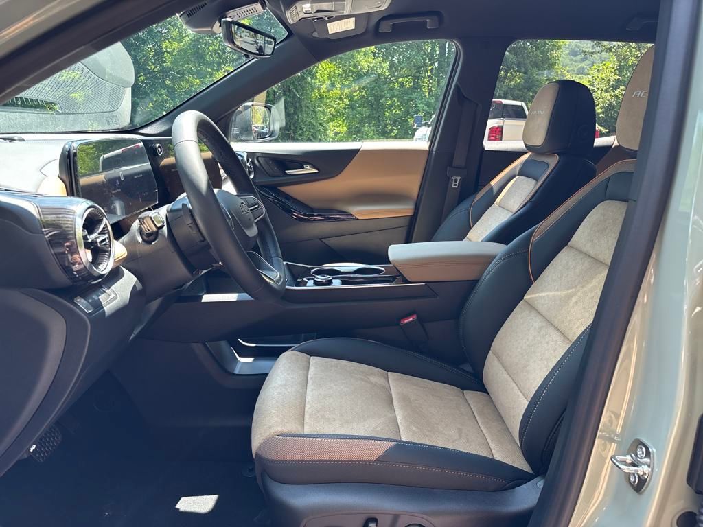 new 2026 Chevrolet Equinox car, priced at $38,290