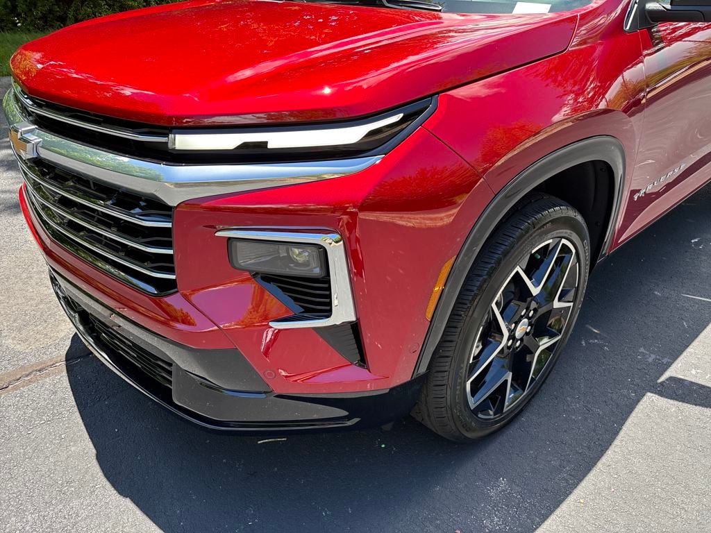 new 2025 Chevrolet Traverse car, priced at $59,290
