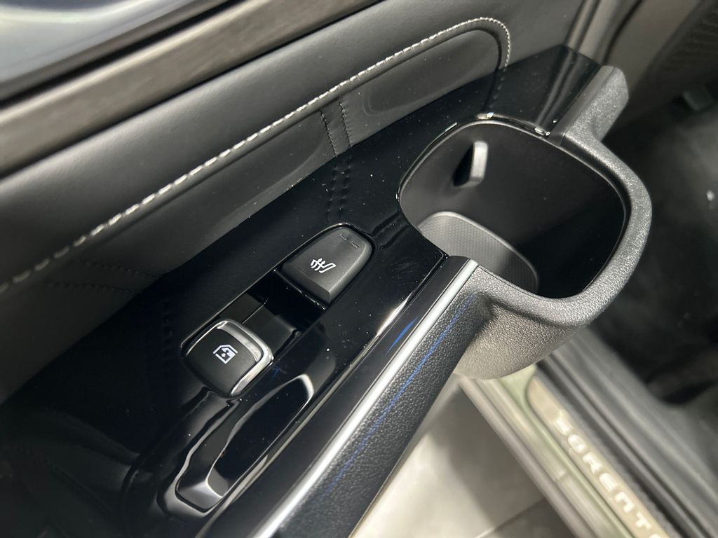 new 2025 Kia Sorento car, priced at $44,243