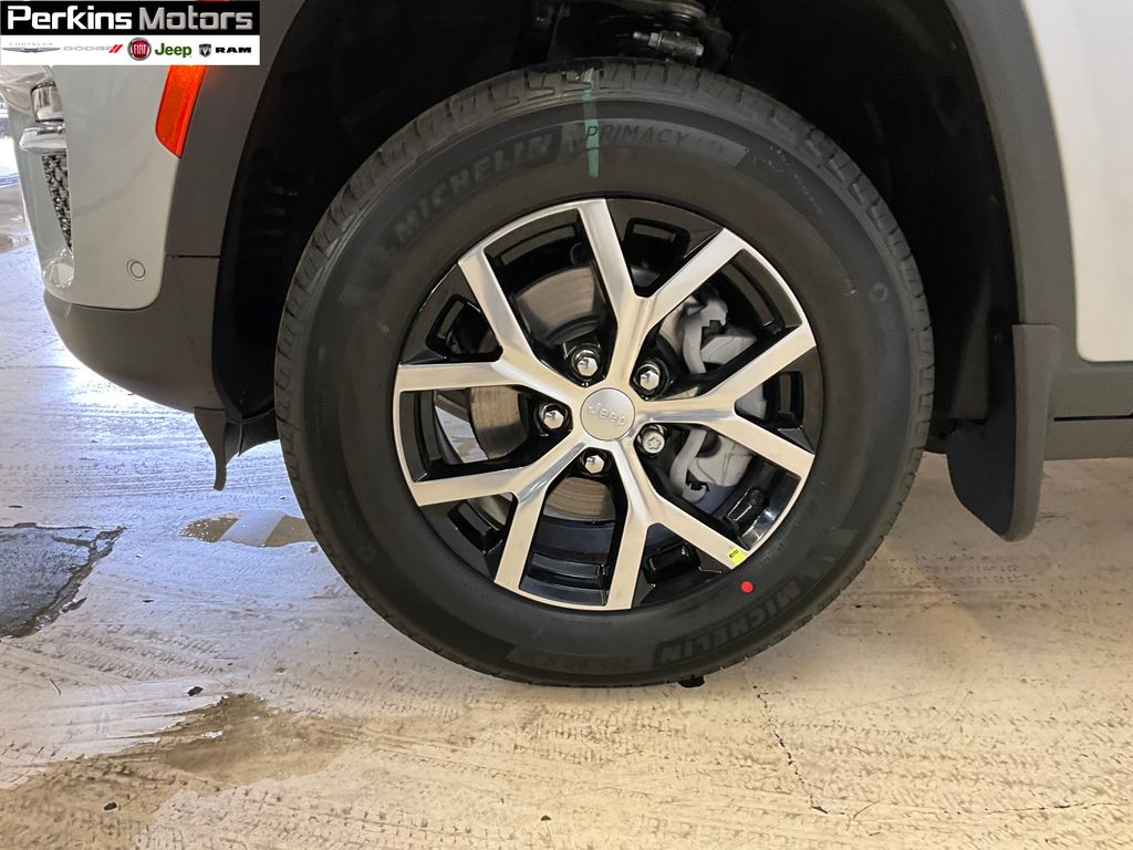 new 2025 Jeep Grand Cherokee car, priced at $45,822
